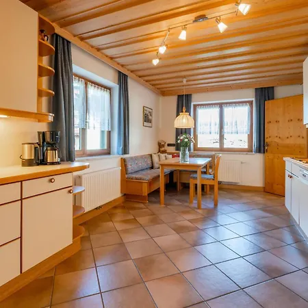 Familienchalet Kitzblick Дом отдыха Капрун
