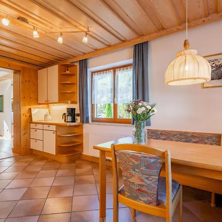 Familienchalet Kitzblick 카프룬